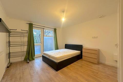 Juniper Way, Middlesex UB3