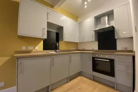 2 bedroom flat to rent - View 3