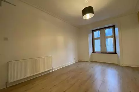 2 bedroom flat to rent - View 5