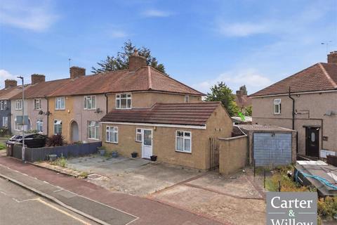 3 bedroom end of terrace house to rent, Shortcrofts Road, Essex