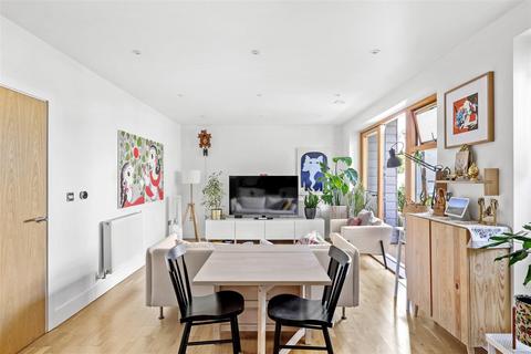 2 bedroom apartment for sale, Sycamore Place, Chigwell