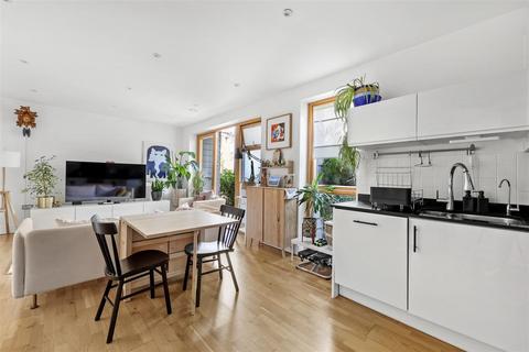 2 bedroom apartment for sale, Sycamore Place, Chigwell