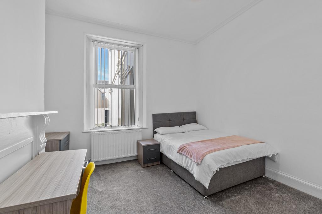 1 bedroom in a house share to rent