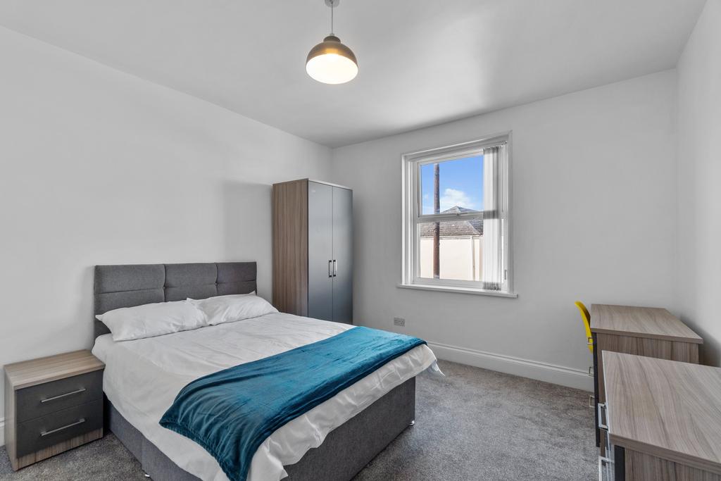 1 bedroom in a house share to rent