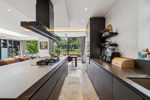 6 bedroom detached house to rent, Millway, Mill Hill, London, NW7