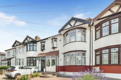 Bergholt Avenue, Ilford