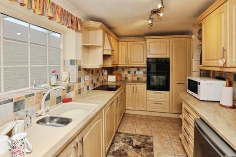 3 bedroom end of terrace house for sale, Saville Close, Gosport