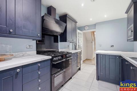 3 bedroom house for sale, Gloucester Road, London