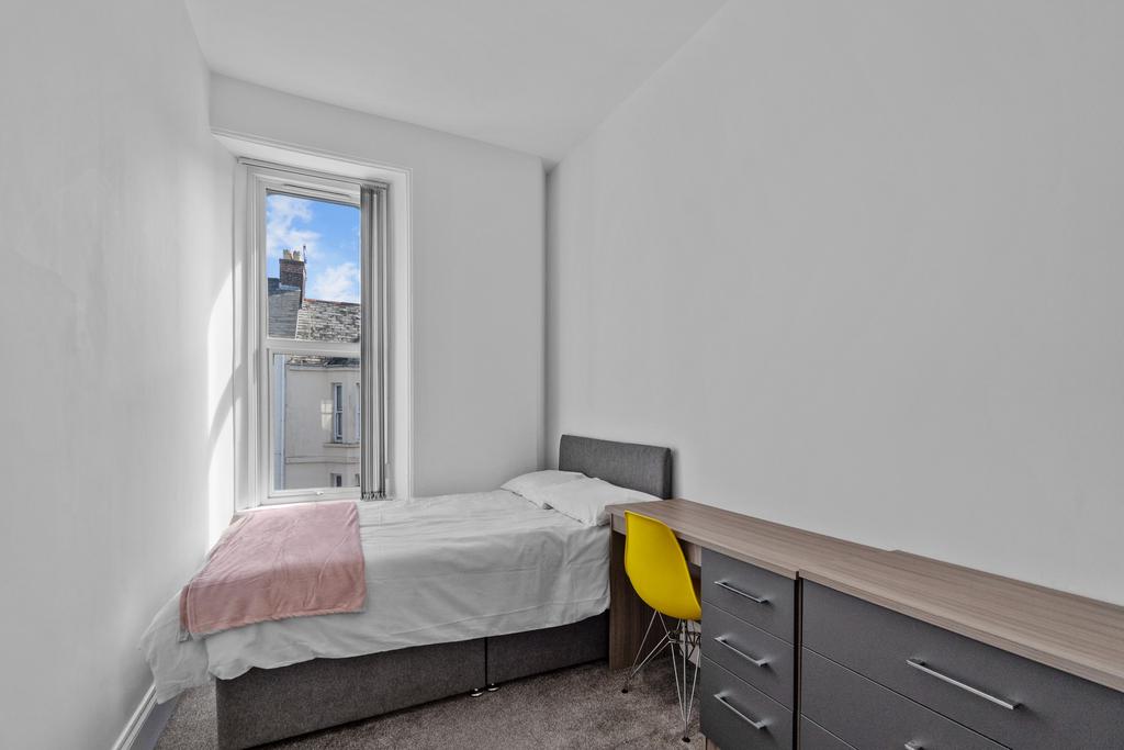1 bedroom in a house share to rent