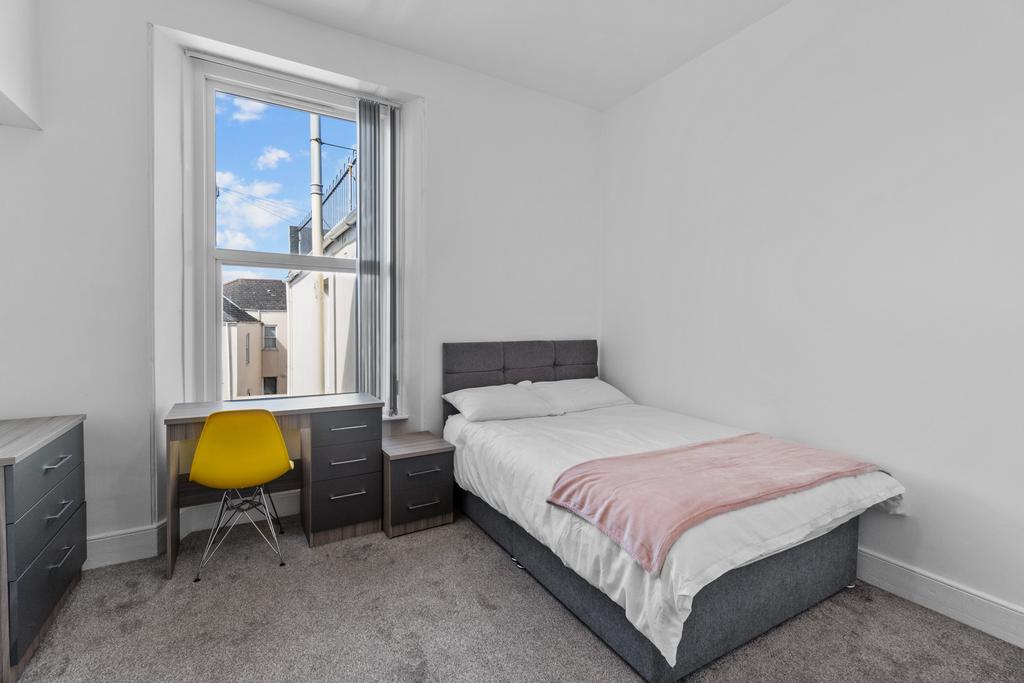1 bedroom in a house share to rent