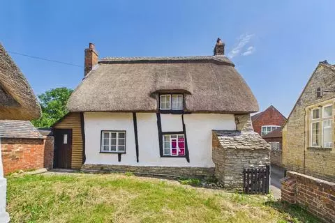1 bedroom cottage for sale - View 2