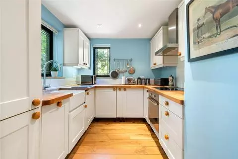 2 bedroom detached house to rent - View 3