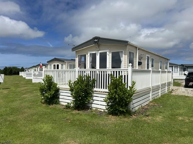 2 bedroom holiday lodge for sale