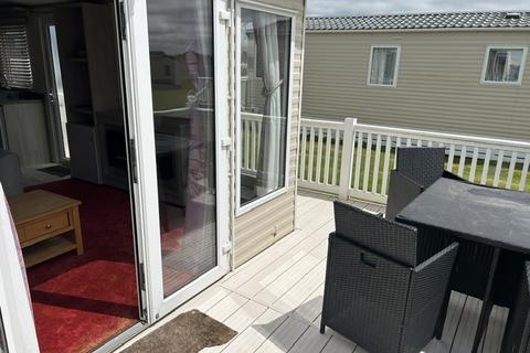 2 bedroom holiday lodge for sale, Hendra Croft, Goonhaven TR8