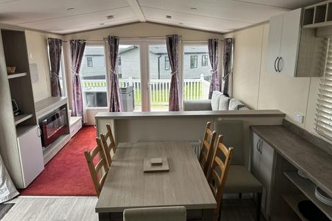 2 bedroom holiday lodge for sale, Hendra Croft, Goonhaven TR8