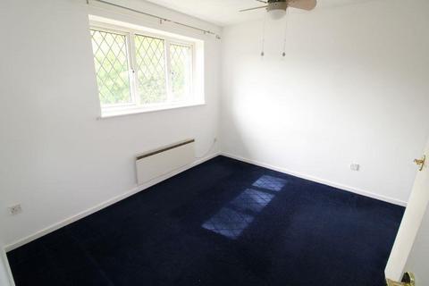 2 bedroom semi-detached house to rent, Dadford View, Brierley Hill