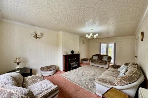 3 bedroom semi-detached house for sale, Templar Drive, Almondbury, Huddersfield, HD5 8HS