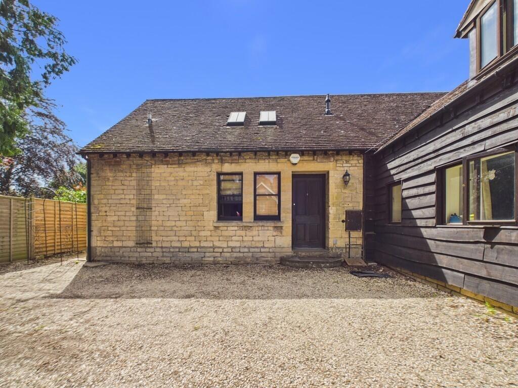 3 bedroom semi-detached house to rent
