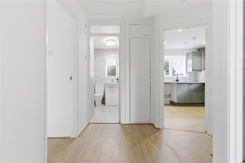 Apartment in London, Whetstone - View 5