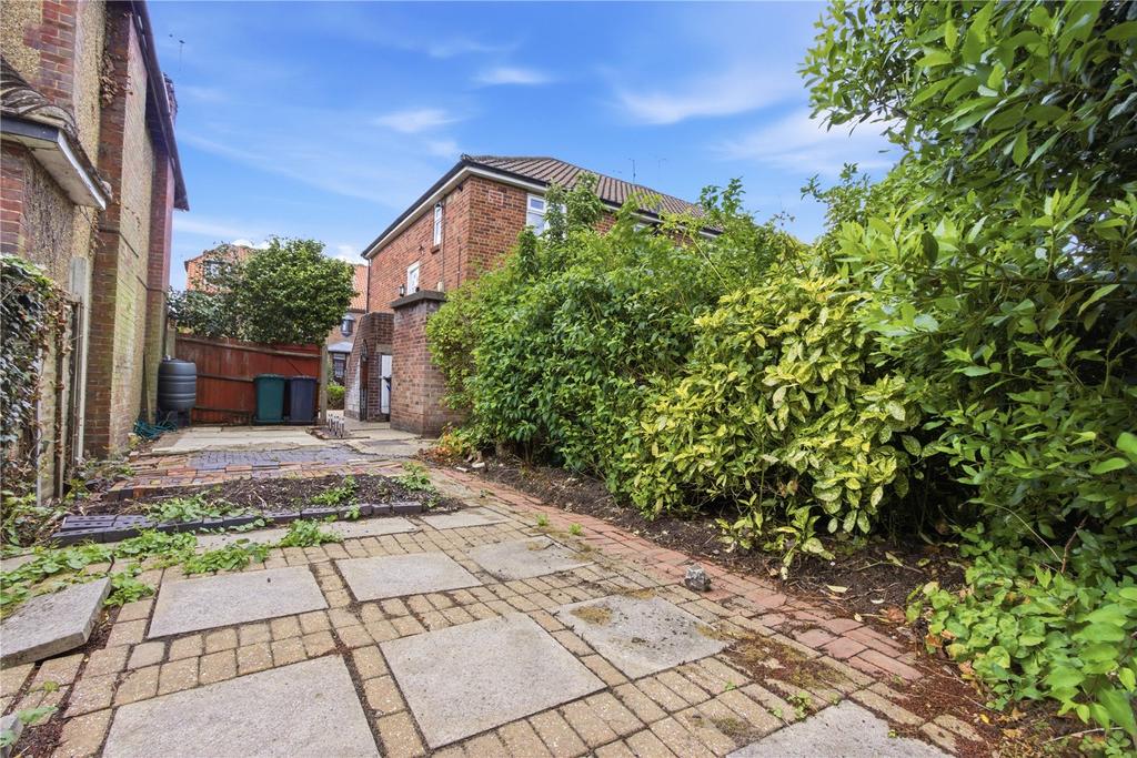 Apartment in London, Whetstone - View 6