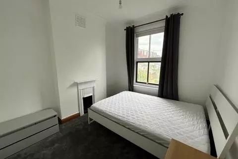 House share to rent - View 2