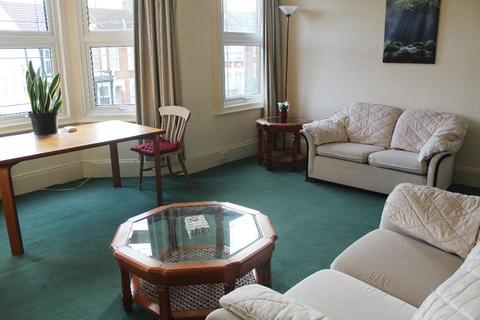 1 bedroom flat for sale, Squires Lane, London, N3