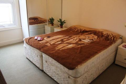 1 bedroom flat for sale, Squires Lane, London, N3