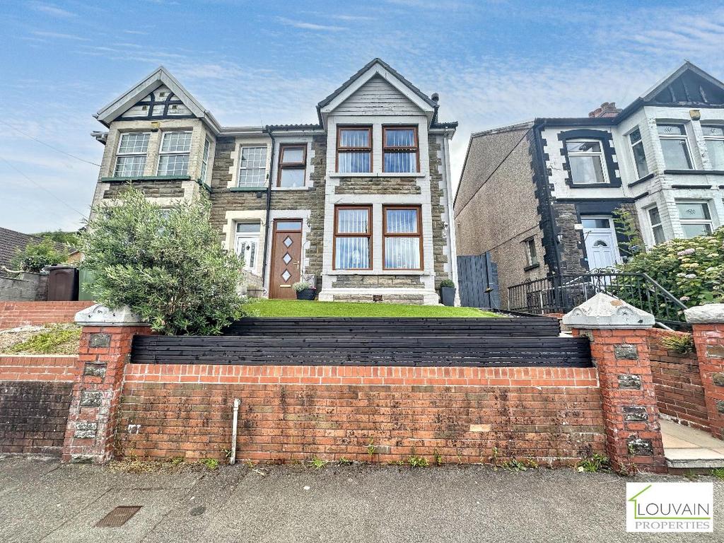 3 bedroom semi-detached house for sale