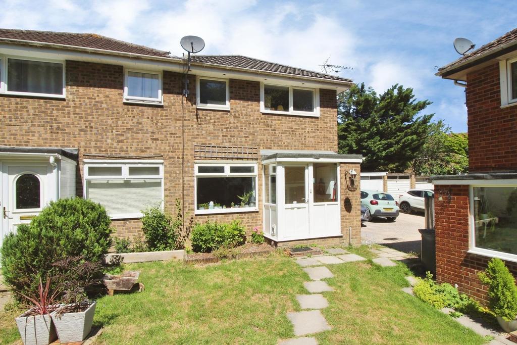 3 bedroom end of terrace house to rent