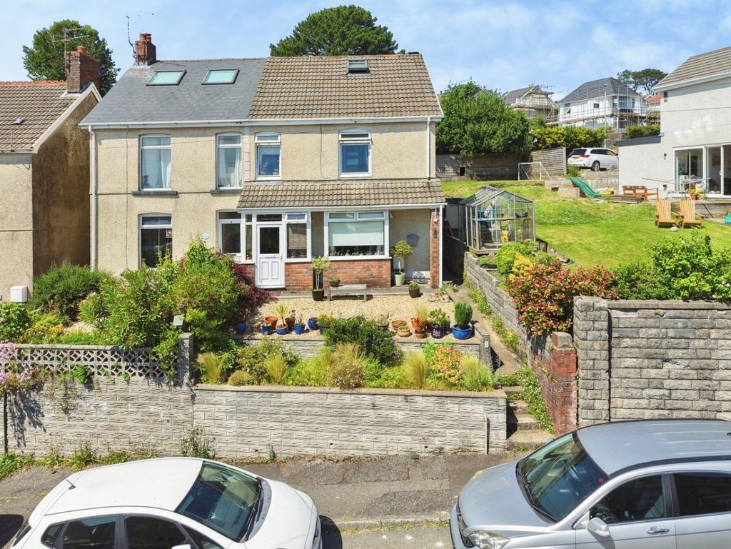 4 bedroom semi-detached house for sale