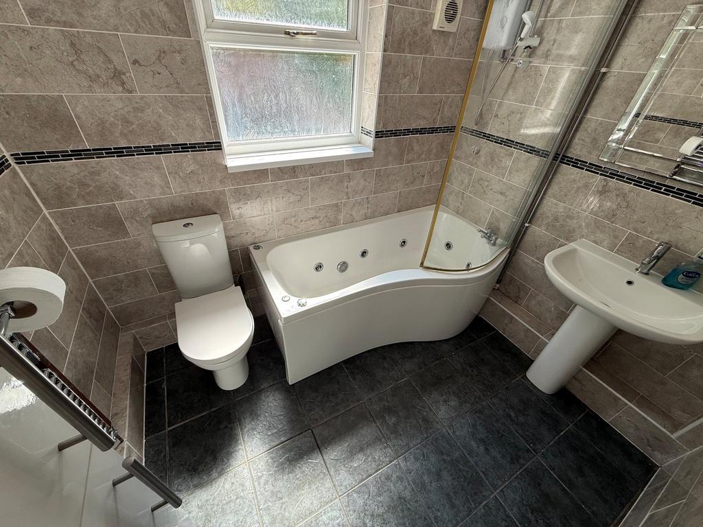 House in Cardiff, Cathays - View 4