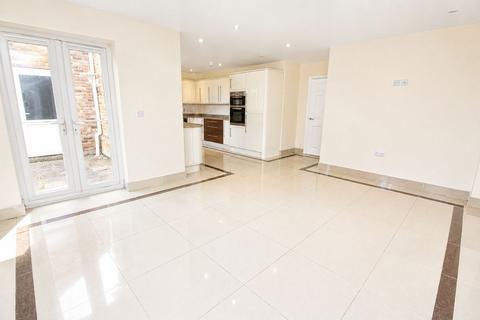 4 bedroom detached house for sale, Hitchin Road, Stotfold, Hitchin, SG5