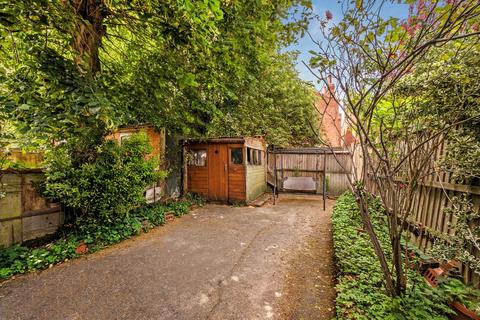 5 bedroom terraced house for sale, Oaklands Road, London NW2