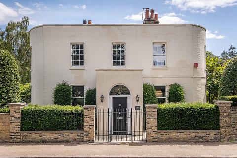 Upper Ham Road, Ham Common, TW10