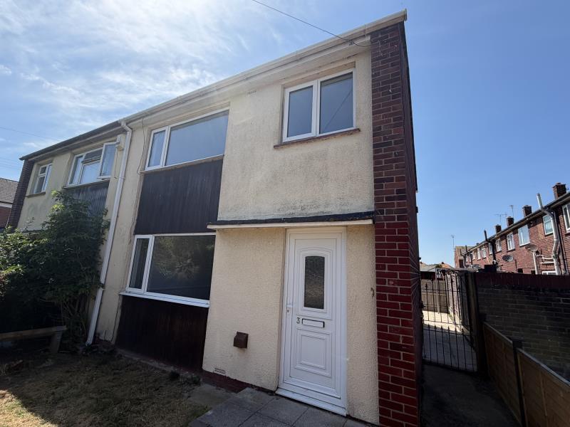 3 bedroom semi-detached house to rent