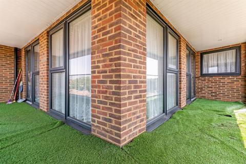 2 bedroom apartment for sale, Lewis House, Beulah Hill, London, SE19 3UX