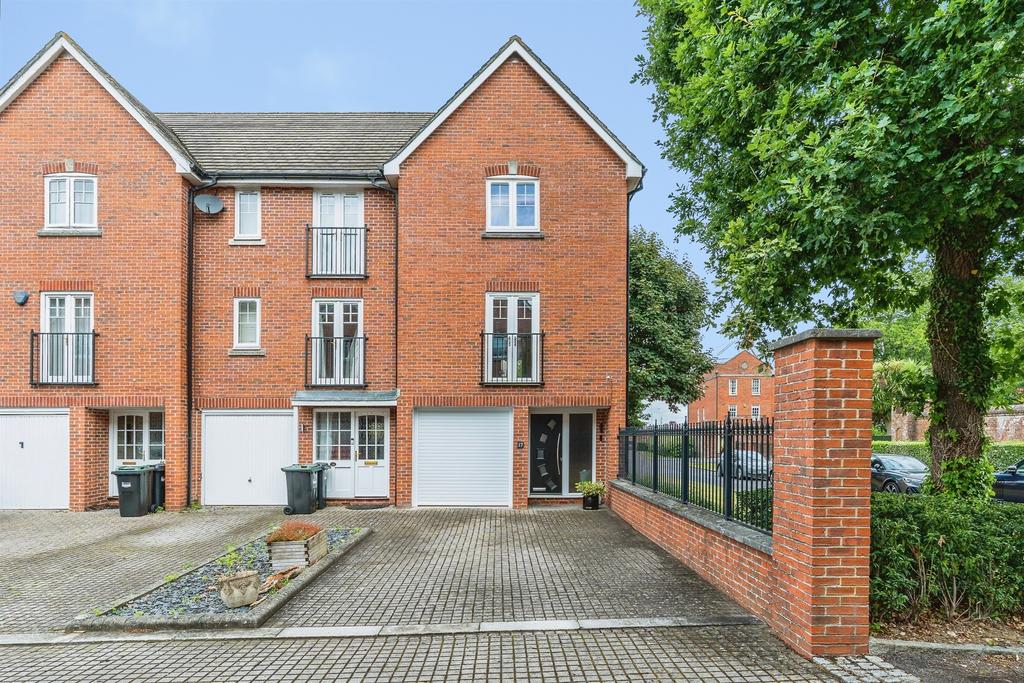 3 bedroom townhouse for sale