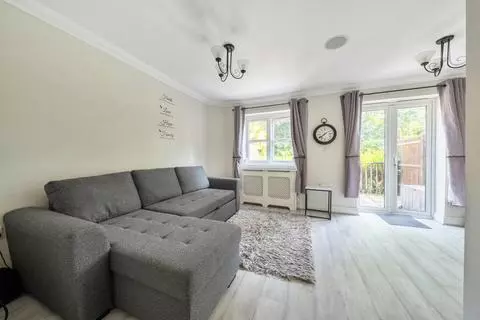 4 bedroom terraced house for sale - View 4