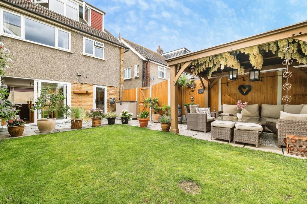 House in London, London Borough of Havering - View 3
