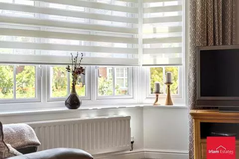 4 bedroom detached house for sale - View 3