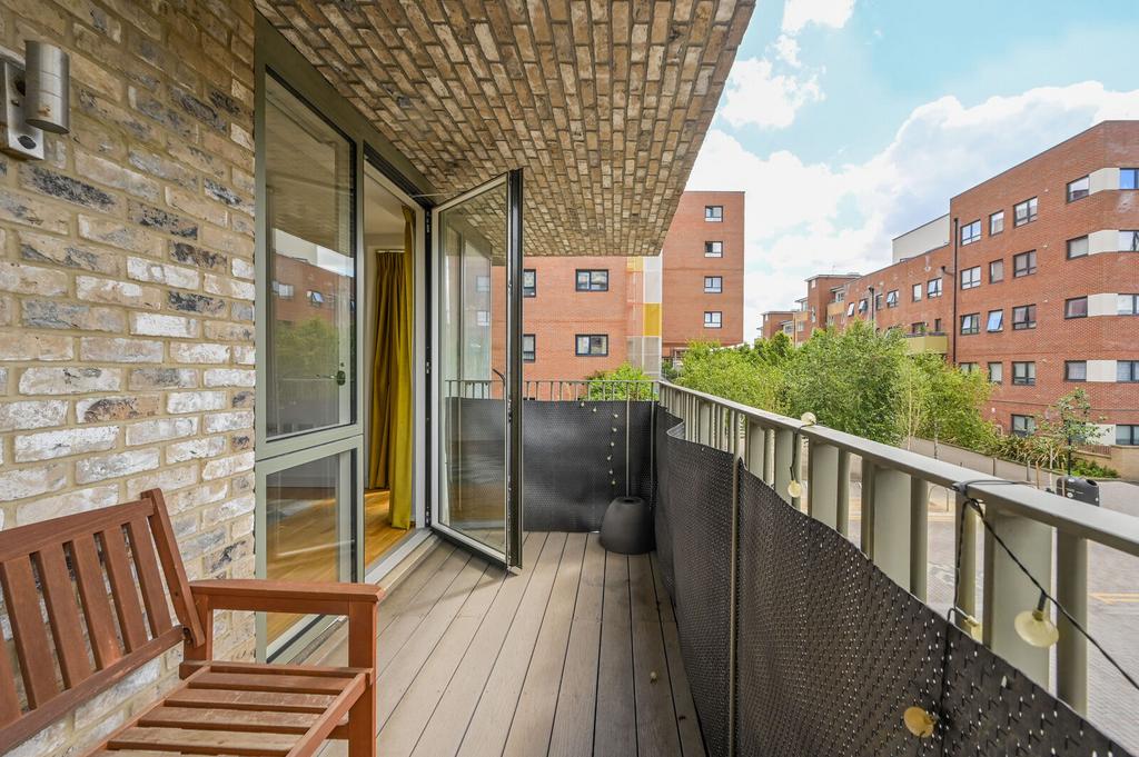 Apartment in London, Higham Hill, Walthamstow - View 3