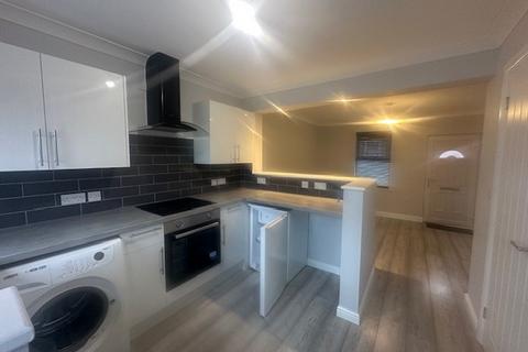 2 bedroom property to rent, Wood Street, KIDDERMINSTER, DY11