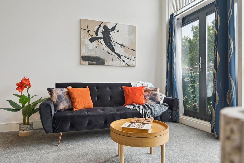 Apartment in Glasgow, Kingston - View 4