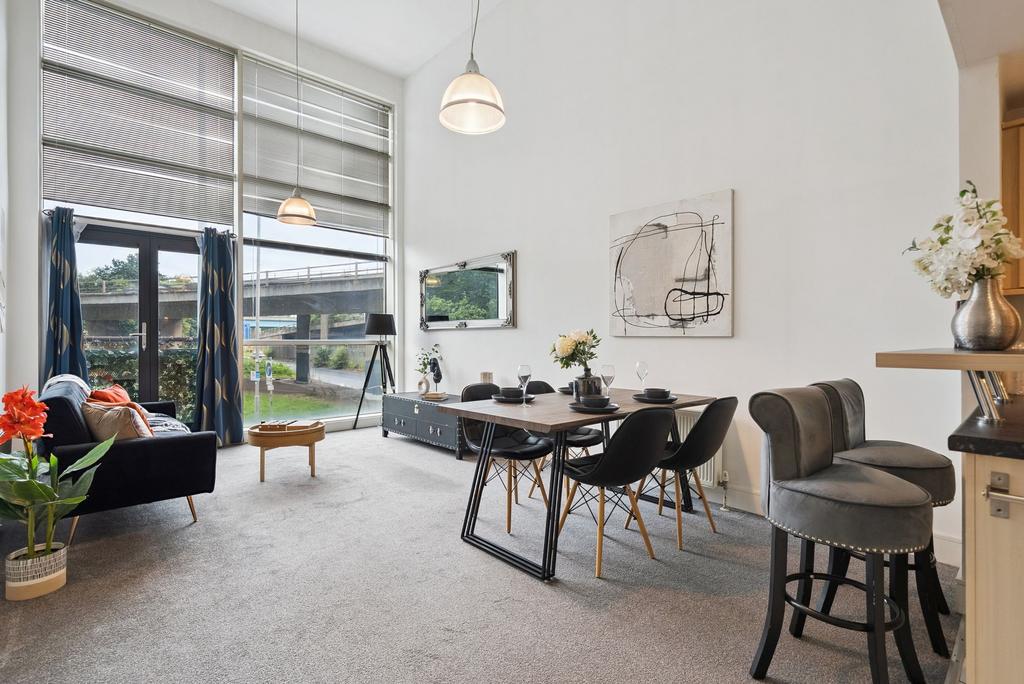 Apartment in Glasgow, Kingston - View 3