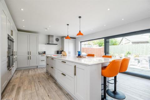 4 bedroom detached house for sale, 167c Wood Lane, Earlswood