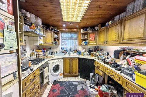3 bedroom semi-detached house for sale, Roebuck Street, Wombwell, Barnsley