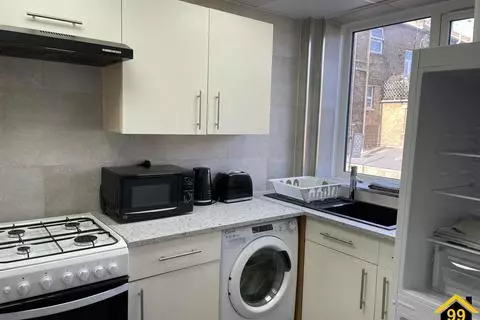 3 bedroom flat for sale - View 4