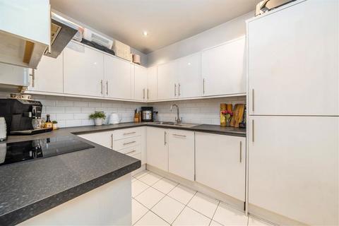 1 bedroom flat for sale, Askew Road, London W12