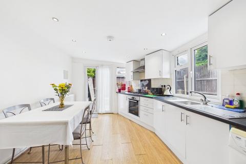 3 bedroom end of terrace house to rent, London Road, Feltham, Surrey, TW14