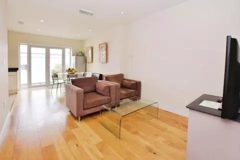 1 bedroom in a house share to rent - View 3